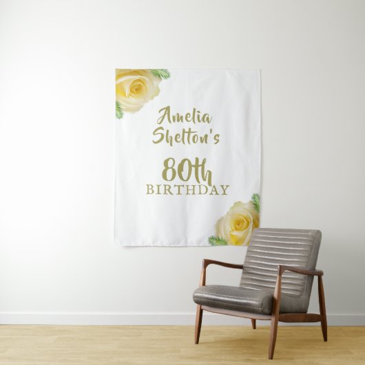 Gele Rozen Bloemen 80ste Verjaardagsfeestje Achter Wandkleed (In situ)