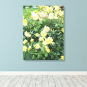 Gele rozen canvas afdruk (Insitu (Houten vloer))
