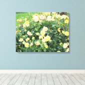Gele rozen canvas afdruk (Insitu (Houten vloer))