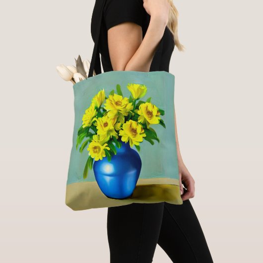 Gele Rozen in een Blauwe Vaas Boho Art Tote Bag (Dichtbij)