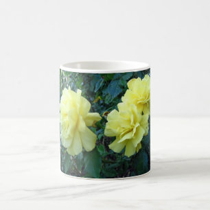 Gele rozen koffiemok