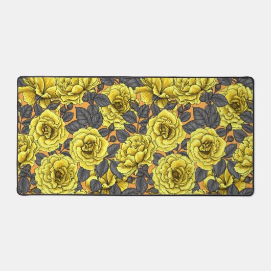 Gele rozen met grijze bladeren op sinaasappel bureaumat (Voorkant)
