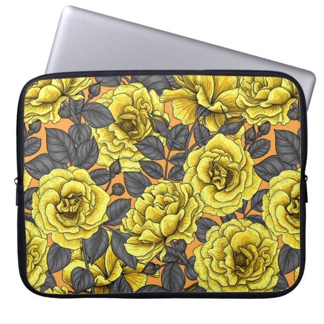 Gele rozen met grijze bladeren op sinaasappel laptop sleeve (Voorkant)