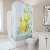 Gele rozen op verharde grijs douchegordijn (In situ)