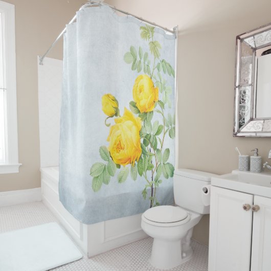 Gele rozen op verharde grijs douchegordijn (In situ)