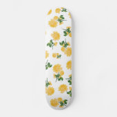 Gele rozen op witte skateboard (Voorkant)