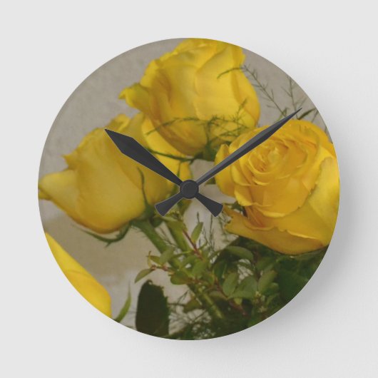 Gele rozen ronde klok (Voorkant)