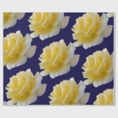 Gele rozenbladen cadeaupapier (Vlak)