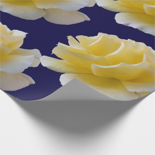 Gele rozenbladen cadeaupapier (Hoek)