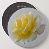 Gele rozenbladen ronde button 6,0 cm (Voorkant /achterkant)