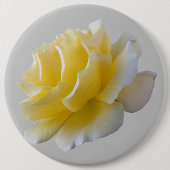 Gele rozenbladen ronde button 6,0 cm (Voorkant)