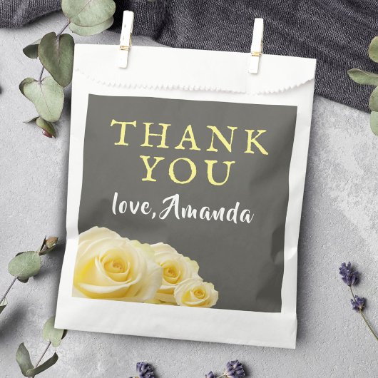 Gele rozenbloem 80e verjaardag bedankzakje