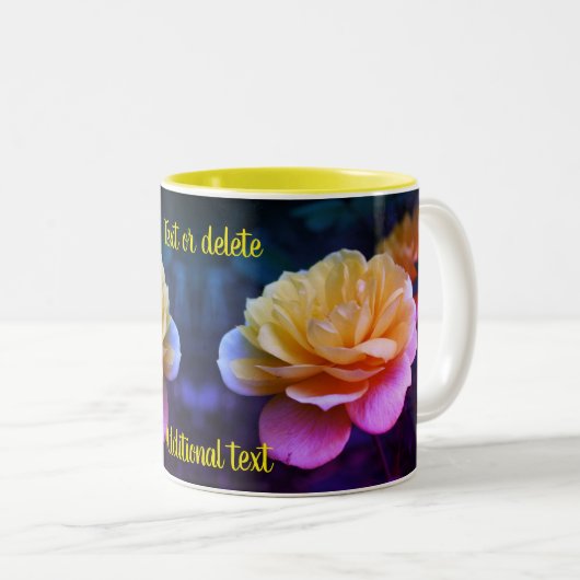 Gele rozenbloem Aangepast Tweekleurige Koffiemok (Voorkant rechts)