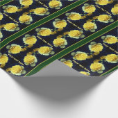 Gele rozenbloem in volstrekte bloemen, gepersonali cadeaupapier (Hoek)