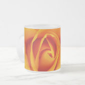 gele rozenbloem matglas koffiemok (Voorkant links)