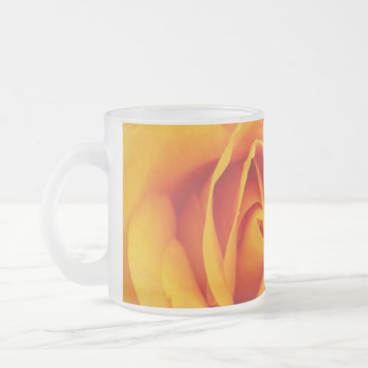 gele rozenbloem matglas koffiemok (Links)
