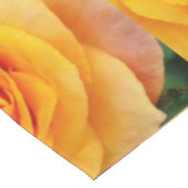 gele rozenbloem tafelkleed (Gekanteld)