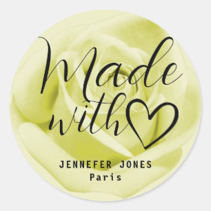 Gele rozensimpele minimalist met liefdeshart ronde sticker