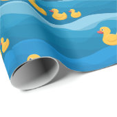 gele rubberen eend op golven cadeaupapier (Rol Hoek)