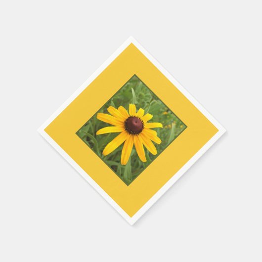 Gele rudbeckia-bloem, omgevormd servet (Hoek)