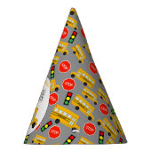 Gele schoolbus stoppen verkeerslicht feesthoedjes (Rechts)