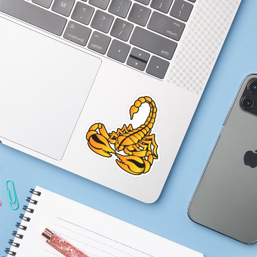 Gele Scorpion, tribale kunststijl Sticker (Laptop met iPhone)