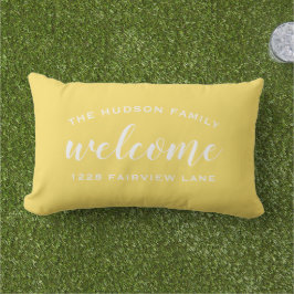 Gele Script Welcome Monogram Bank Buitenkussen