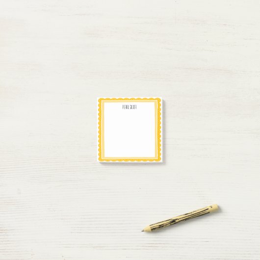 Gele Sint-jakobsschelp Aangepaste Chic Monogram Pe Post-it® Notes (Op bureau)