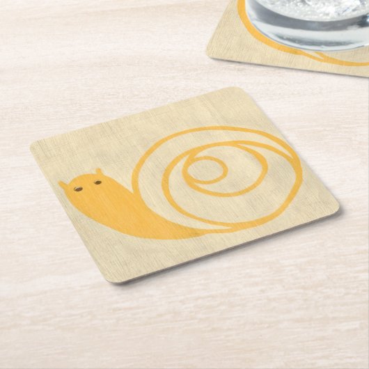 Gele slak op de achtergrond van Cream Kartonnen Onderzetters (Schuin)