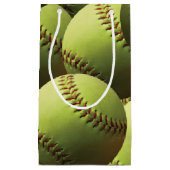 Gele sofballetjes overal klein cadeauzakje (Voorkant)