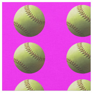Gele softball op roze stof