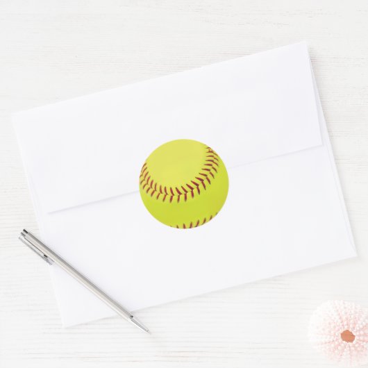 Gele Softball Ronde Sticker (Envelop)