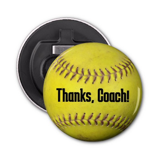 Gele Softball voor coach Button Flesopener (Voorkant)