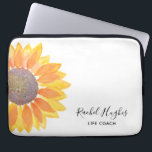 Gele soonnebloem voor persoonlijk gebruik laptop sleeve<br><div class="desc">Dit unieke Sleeve bovenaan van de Lamp is versierd met een waterverf gele zonnebloem. Eenvoudig aan te passen met jouw naam en beroep. Gebruik de optie Verdere wijzigingen aanpassen om de tekstgrootte, stijl of kleur te wijzigen als u dat wenst. Omdat we ons eigen kunstwerk creëer, zal je dit exacte...</div>