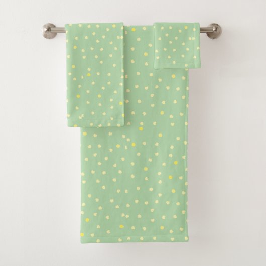 Gele stippen in groen bad handdoek (Insitu)