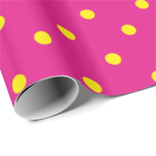 Gele stippen op een magenta roze achtergrond. cadeaupapier (Rol Hoek)