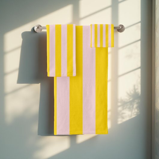 Gele Strepen Patroon Stijlvol, Modern, & Elegant Bad Handdoek