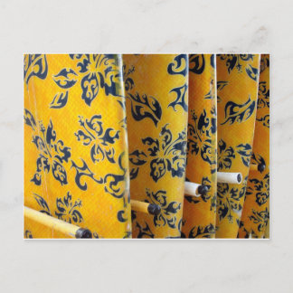 Gele surfplanken in racks briefkaart