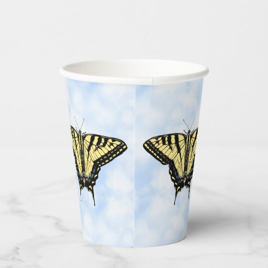 Gele Swallowtail Butterfly Blue Sky Gepersonalisee Papieren Bekers (Rechts)