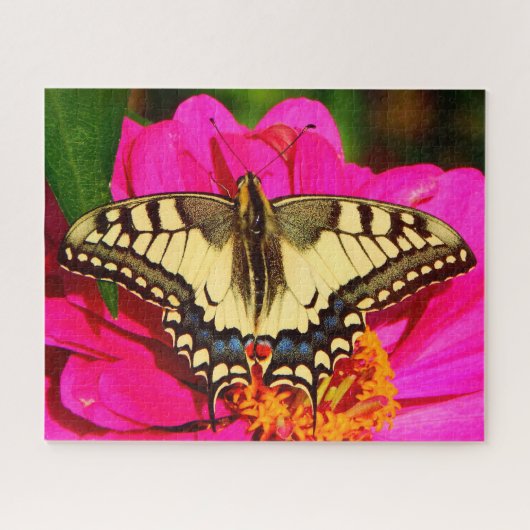 Gele Swallowtail Butterfly op roze ventiel Legpuzzel (Horizontaal)