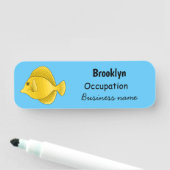 Gele tang vis cartoon illustratie naamplaatje (In situ)