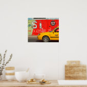 Gele taxi en graffiti, Ecuador Poster (Keuken)