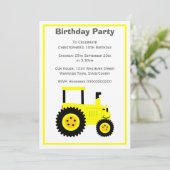 Gele tractor ontwerp gepersonaliseerde verjaardags kaart (Staand voorkant)