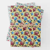 Gele trendy verjaardags zomerbloemen voor haar inpakpapier vel (In situ)