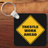 Gele trestle werken vooruitstrevend wegbord gepers sleutelhanger (Voorkant)