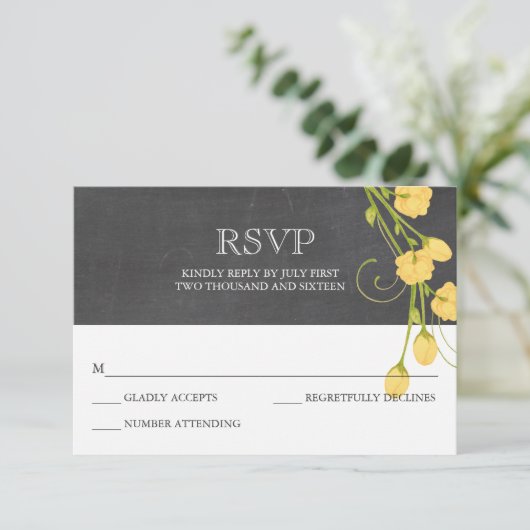Gele tuin rozen krijtbord rsvp kaart (Staand voorkant)