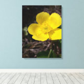 Gele tuinbloem canvas afdruk (Insitu (Houten vloer))
