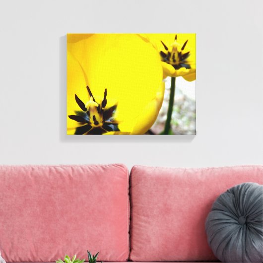 Gele Tulip Canvas afdrukken (Insitu (Woonkamer))