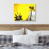 Gele Tulip Canvas afdrukken (Insitu (Slaapkamer))