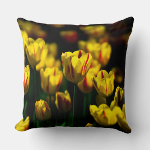 Gele tulp bloemen kussen